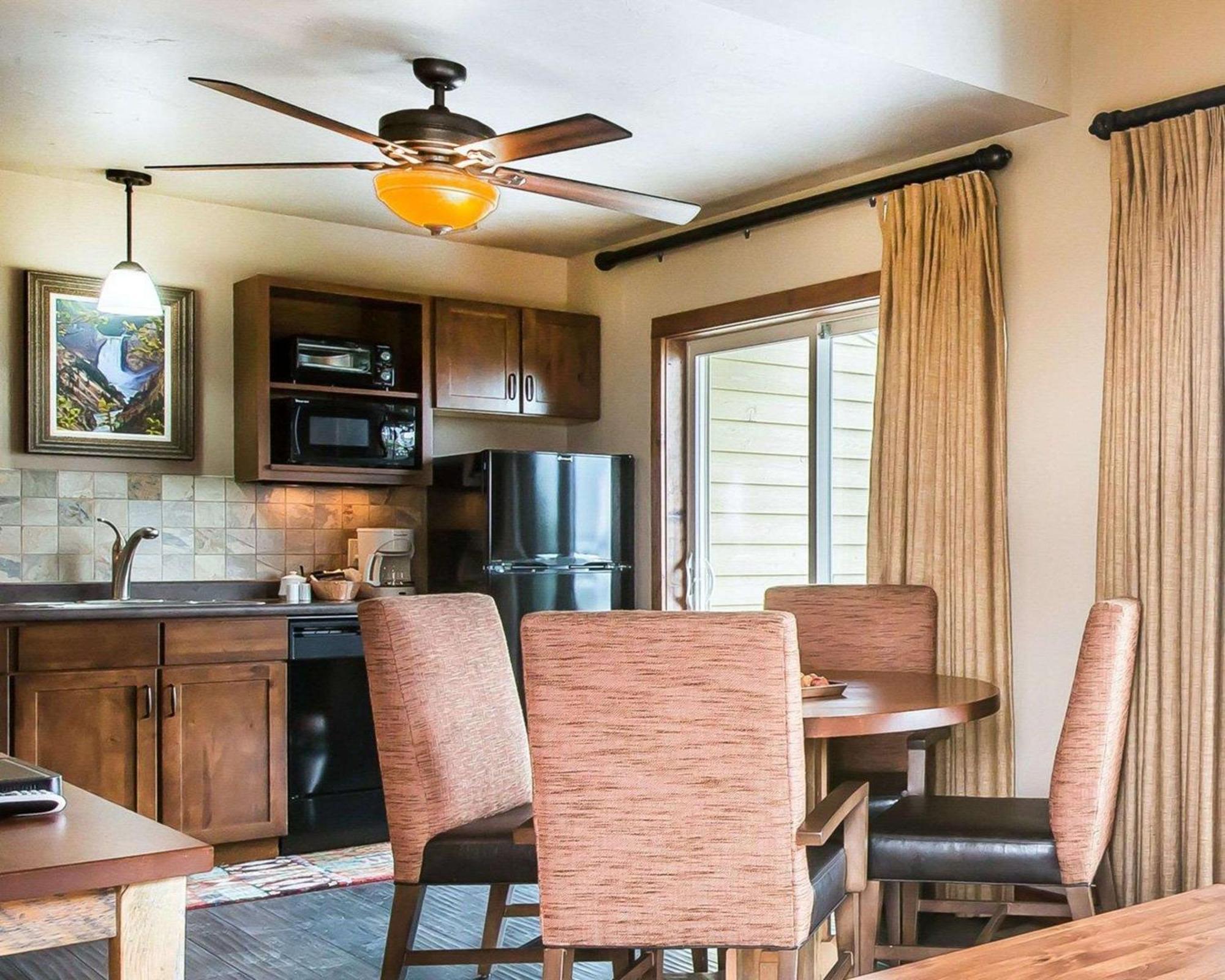 Yellowstone Valley Lodge, Ascend Hotel Collection Pray Ngoại thất bức ảnh